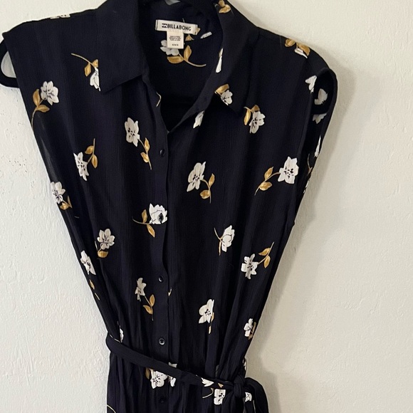 Billabong black floral dress with tie belt size MEDIUM🖤🌼 - Picture 5 of 5